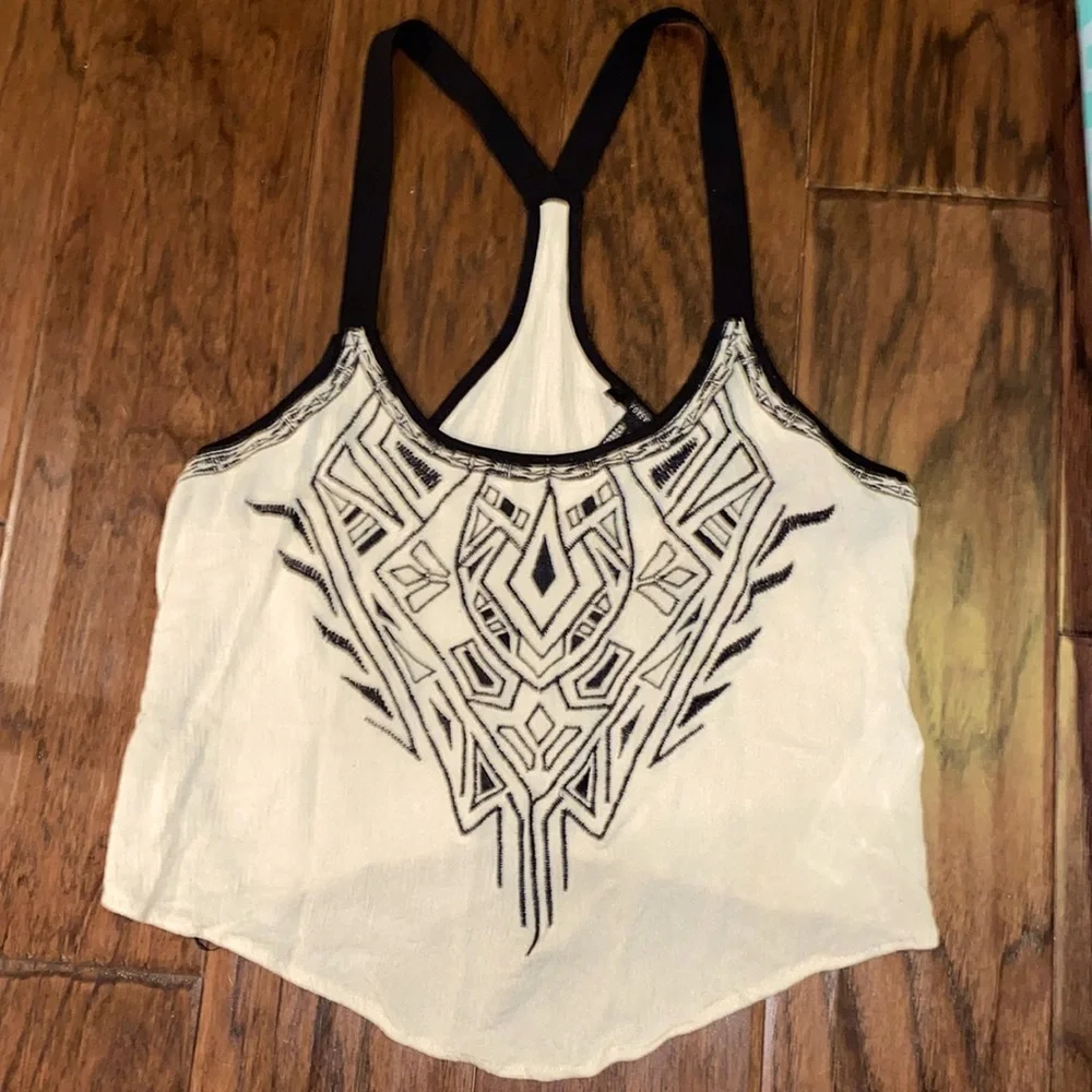 Forever 21 black embroidered tank top cream white shirt sleeveless size: Small - Picture 1 of 6